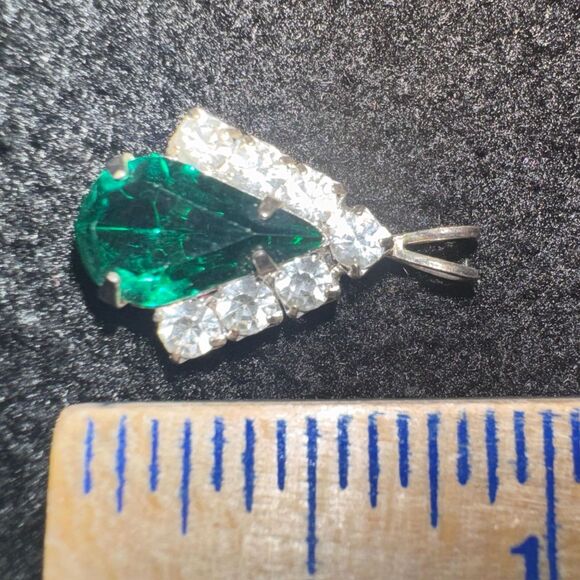 Vintage Bug Charm Jewelry Pendant Necklace Emerald Green Stone Teardrop Statemen - Picture 4 of 6